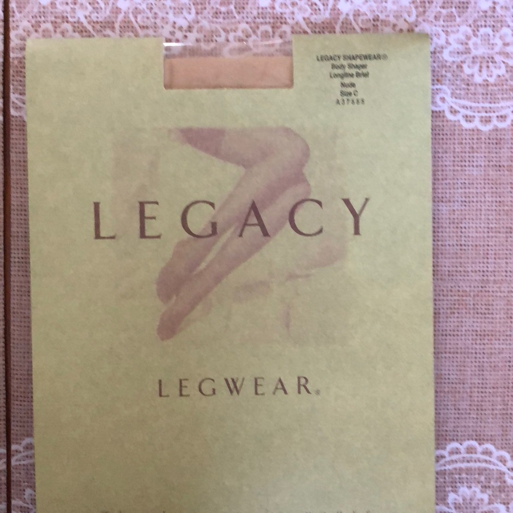 Legacy Legwear Body shaper size C nude